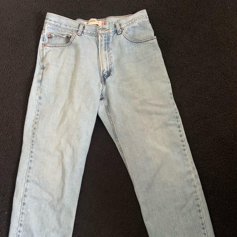 These are Levi’s relaxed fit blue jeans. - Picture 2 of 4